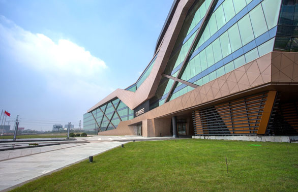 能夠根據實際的空間和裝飾風格，定制專屬的不銹鋼裝飾工程